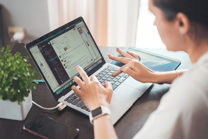 Parentalité en télétravail : surmontez les défis avec des solutions innovantes en 2026