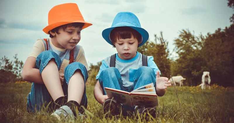 Les livres pour un enfant de 2-3 ans : courts, concrets, sensoriels